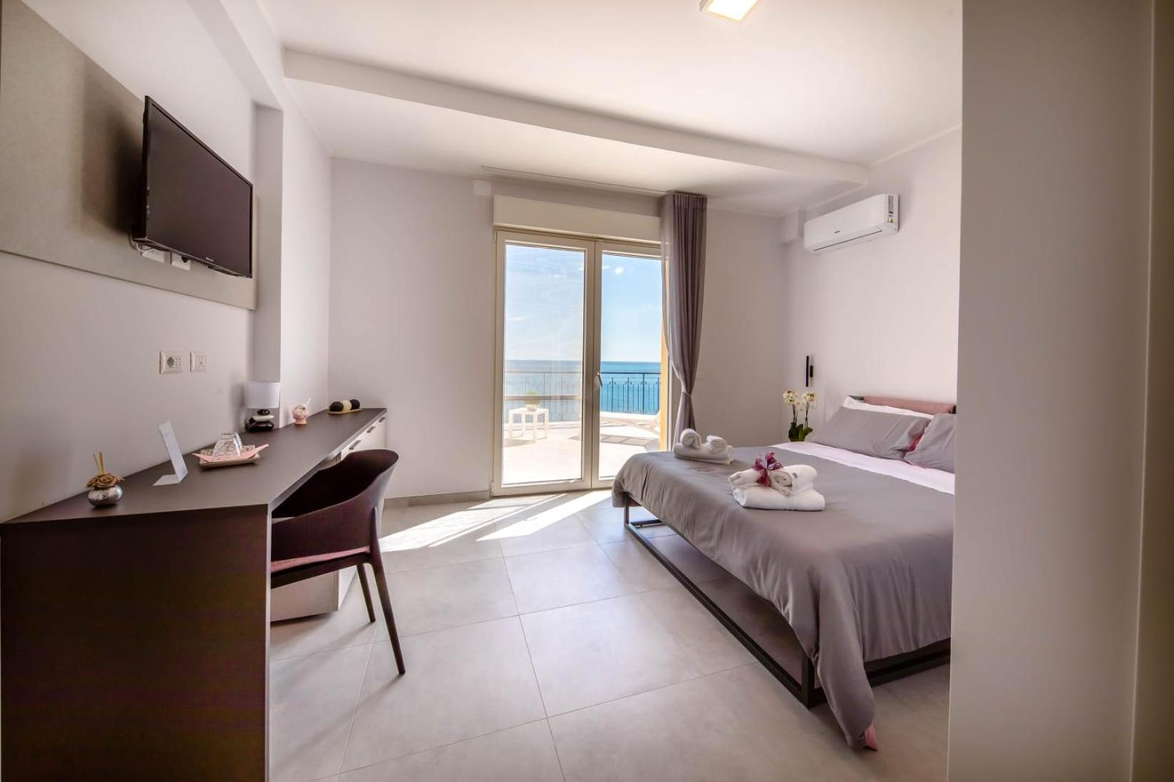 Blu Marine Bed & Breakfast